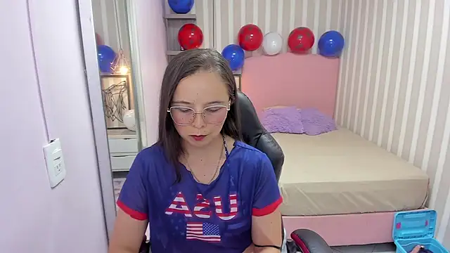 LORELAIGIVEN online show from 06/27/26, 12:55