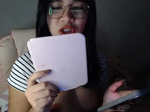 TransPetite1 online show from 11/14/25, 02:32