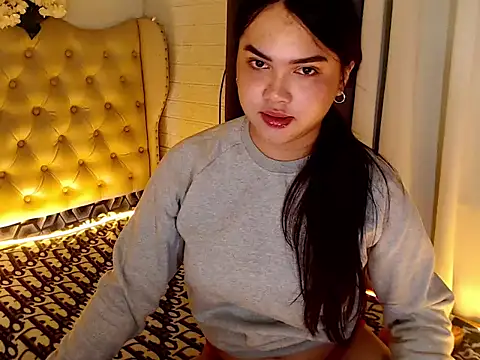 Snapshot of sweet_prettygirl chatting on 10/24/25, 05:53 sweet prettygirl online show from 10/24/25, 05:53