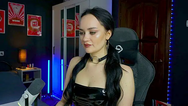 QueenAliss online show from 11/09/25, 03:49