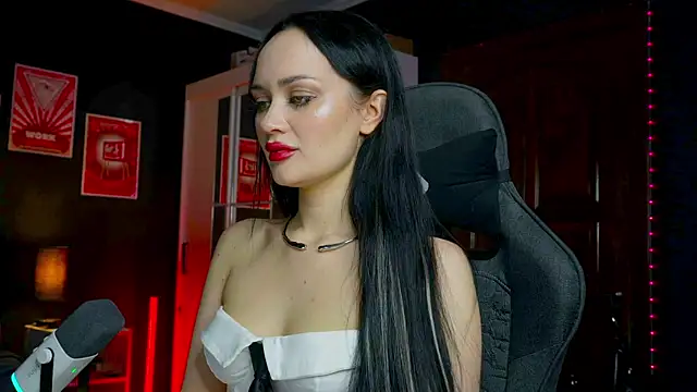 QueenAliss online show from 01/12/26, 10:42