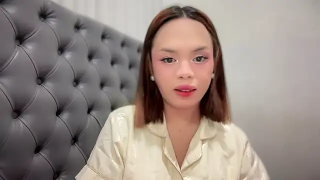 Snapshot of SweetCheska19 chatting on 12/16/25, 08:08 SweetCheska19 online show from 12/16/25, 08:08