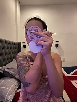 Snapshot of SweetCheska19 chatting on 04/09/26, 04:56 SweetCheska19 online show from 04/09/26, 04:56