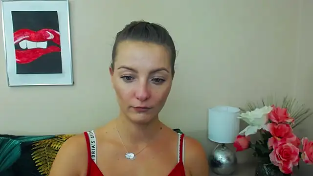 Snapshot of NatalieSexy chatting on 12/12/24, 01:06 NatalieSexy online show from 12/12/24, 01:06