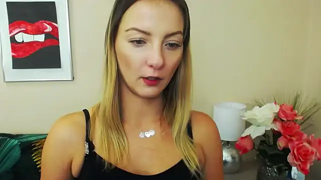 Snapshot of NatalieSexy chatting on 12/16/24, 10:18 NatalieSexy online show from 12/16/24, 10:18