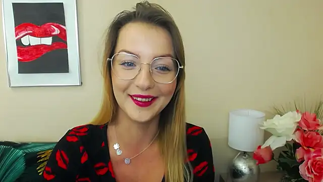 Snapshot of NatalieSexy chatting on 12/18/24, 07:15 NatalieSexy online show from 12/18/24, 07:15