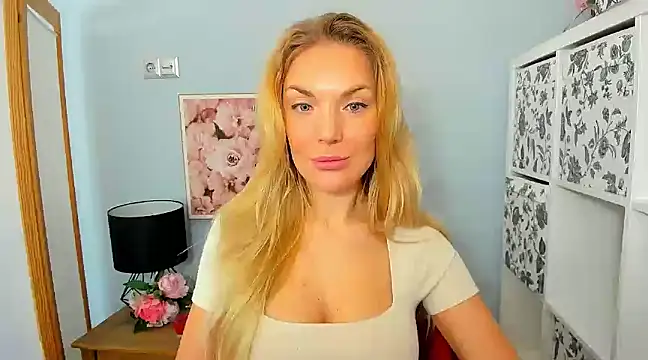 Snapshot of AulloraHoney chatting on 12/02/24, 06:20 AulloraHoney online show from 12/02/24, 06:20