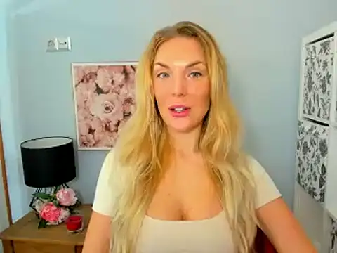 Snapshot of AulloraHoney chatting on 12/02/24, 09:35 AulloraHoney online show from 12/02/24, 09:35