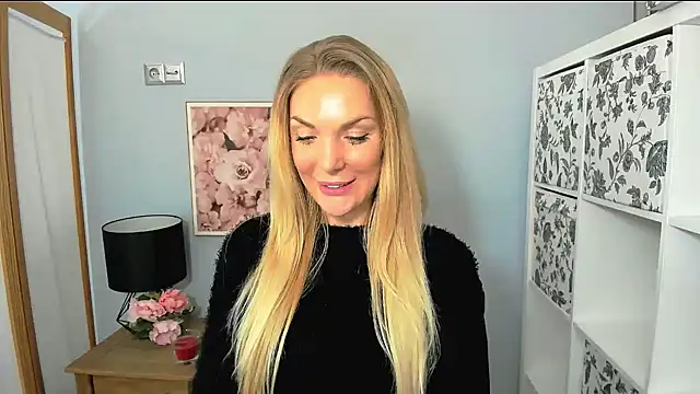 Snapshot of AulloraHoney chatting on 01/03/25, 09:15 AulloraHoney online show from 01/03/25, 09:15