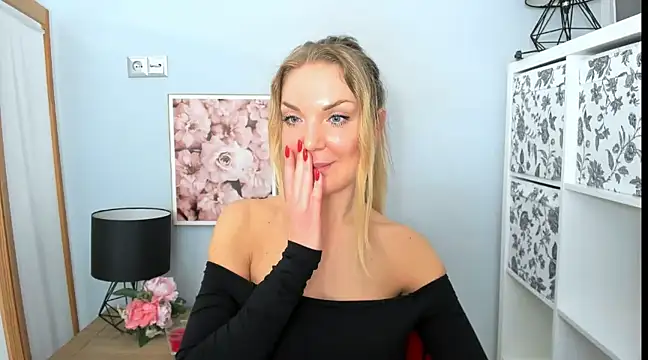 Snapshot of AulloraHoney chatting on 02/24/25, 07:41 AulloraHoney online show from 02/24/25, 07:41