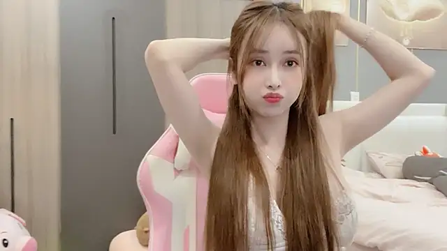 Snapshot of ANNA102 chatting on 02/25/25, 08:58 ANNA102 online show from 02/25/25, 08:58