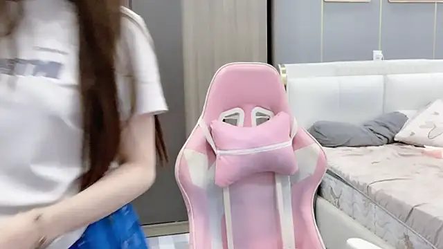 Snapshot of ANNA102 chatting on 03/10/26, 07:35 ANNA102 online show from 03/10/26, 07:35