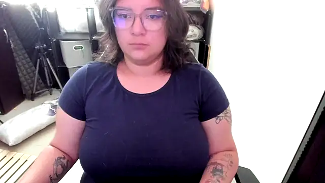 aika-dreams online show from 12/04/25, 01:20