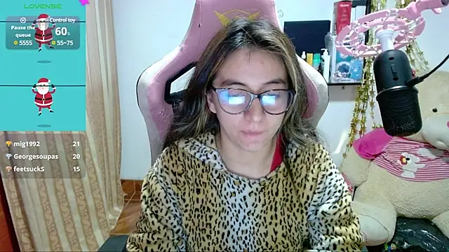 Maggie Fox3 online show from 12/31/24, 03:12