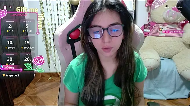 Maggie Fox3 online show from 09/19/25, 03:30