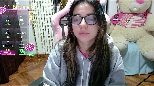 Maggie Fox3 online show from 10/16/25, 01:06