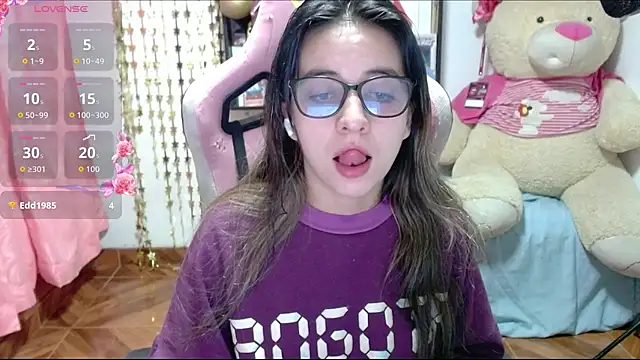 Maggie Fox3 online show from 10/19/25, 01:39