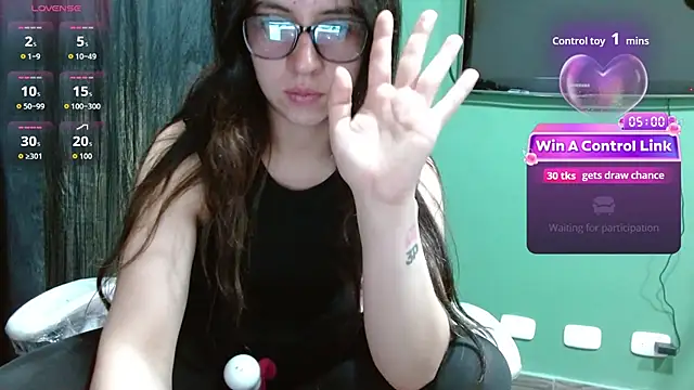 Snapshot of Maggie_Fox3 chatting on 04/21/26, 02:04 Maggie Fox3 online show from 04/21/26, 02:04