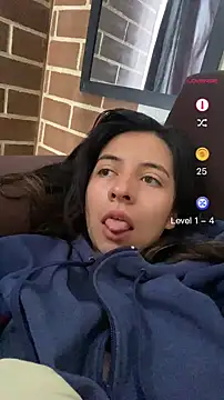 Snapshot of Maggie_Fox3 chatting on 04/30/26, 03:18 Maggie Fox3 online show from 04/30/26, 03:18