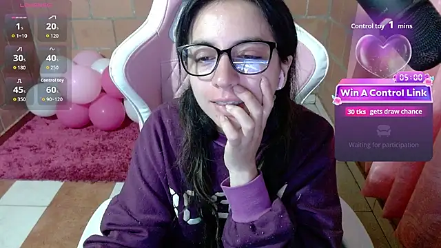 Snapshot of Maggie_Fox3 chatting on 06/17/26, 01:08 Maggie Fox3 online show from 06/17/26, 01:08