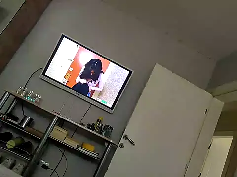 Snapshot of Consensustr chatting on 02/09/25, 12:41 Consensustr online show from 02/09/25, 12:41