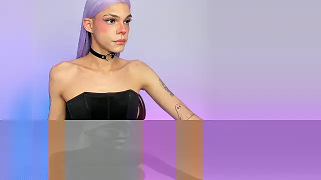 Snapshot of Varya_Ferreira chatting on 10/17/25, 10:56 Varya Ferreira online show from 10/17/25, 10:56