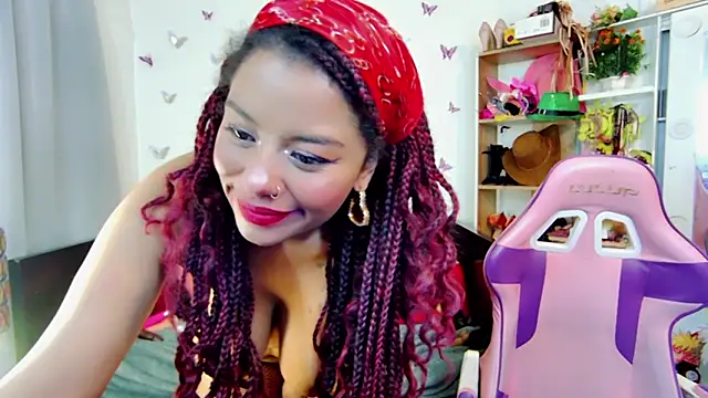 Snapshot of Naasha_ chatting on 01/12/25, 03:36 Naasha online show from 01/12/25, 03:36