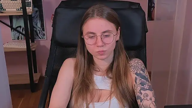  AnnaStark  online show from 10/23/25, 08:18