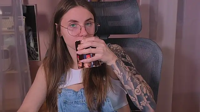  AnnaStark  online show from 11/05/25, 06:41