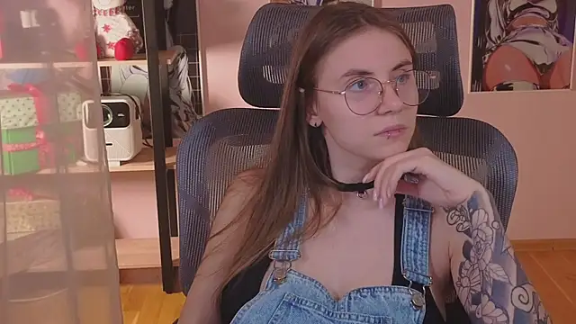  AnnaStark  online show from 12/05/25, 08:38