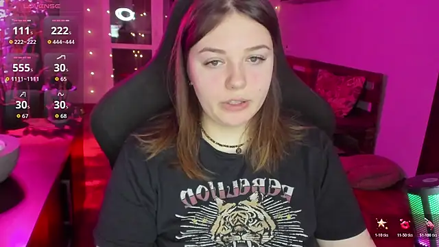 Snapshot of XNirvanaX chatting on 01/17/26, 04:17 XNirvanaX online show from 01/17/26, 04:17