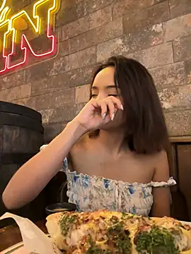 Snapshot of Irina_Grant chatting on 12/08/24, 01:35 Irina Grant online show from 12/08/24, 01:35