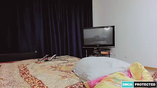 Larisa Sign online show from 10/11/25, 11:36