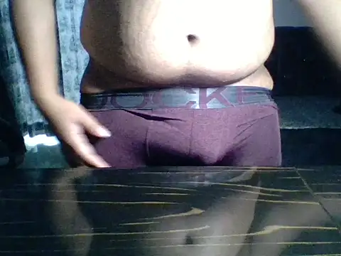 Snapshot of Wildguycums chatting on 11/04/25, 05:56 Wildguycums online show from 11/04/25, 05:56