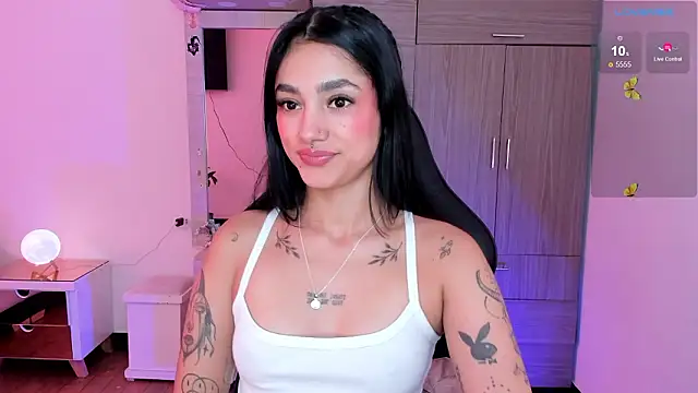 Lizzie corner v online show from 03/11/26, 02:56