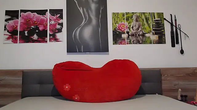 Naschkatze01 online show from 11/21/25, 08:02