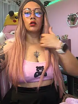 Luna Paris  online show from 01/04/25, 01:21