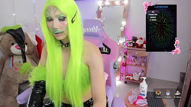 Snapshot of alessandrathedoll chatting on 12/19/25, 07:32 alessandrathedoll online show from 12/19/25, 07:32