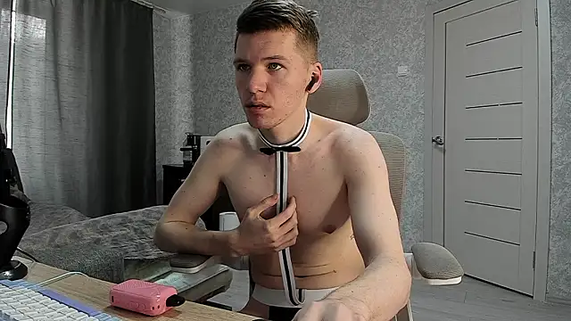 Snapshot of Bananas_dick chatting on 03/08/26, 07:01 Bananas dick online show from 03/08/26, 07:01