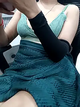 Snapshot of Beautiful_xxo chatting on 02/03/25, 06:07 Beautiful xxo online show from 02/03/25, 06:07