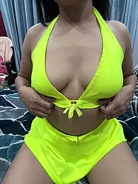 Snapshot of Beautiful_xxo chatting on 12/16/25, 05:18 Beautiful xxo online show from 12/16/25, 05:18