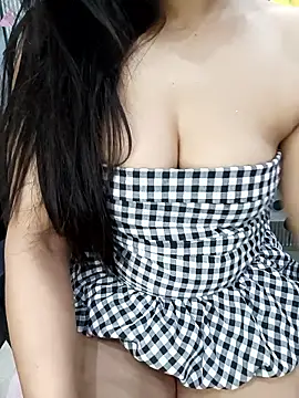 Snapshot of Beautiful_xxo chatting on 03/07/26, 05:43 Beautiful xxo online show from 03/07/26, 05:43