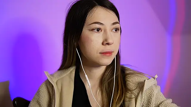 Snapshot of chibi_moon_ chatting on 01/18/25, 05:04 chibi moon online show from 01/18/25, 05:04