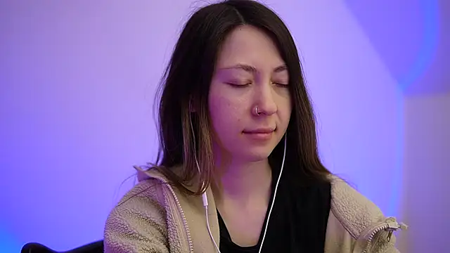 Snapshot of chibi_moon_ chatting on 03/15/25, 08:32 chibi moon online show from 03/15/25, 08:32