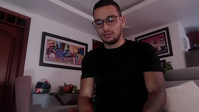 Snapshot of dvg2402 chatting on 01/29/25, 01:49 dvg2402 online show from 01/29/25, 01:49