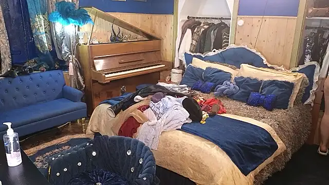 VanessaDoyle online show from 01/06/26, 08:01