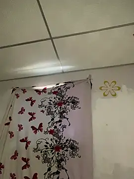 Amira Milker online show from 12/23/24, 04:28