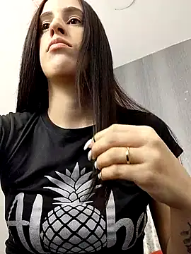 Amira Milker online show from 02/17/25, 12:59