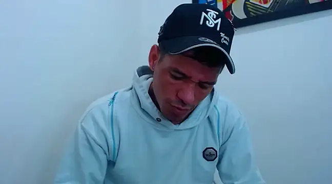 Snapshot of sebas_bigcock69 chatting on 12/15/24, 07:24 sebas bigcock69 online show from 12/15/24, 07:24