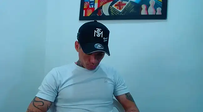 Snapshot of sebas_bigcock69 chatting on 12/17/24, 03:06 sebas bigcock69 online show from 12/17/24, 03:06